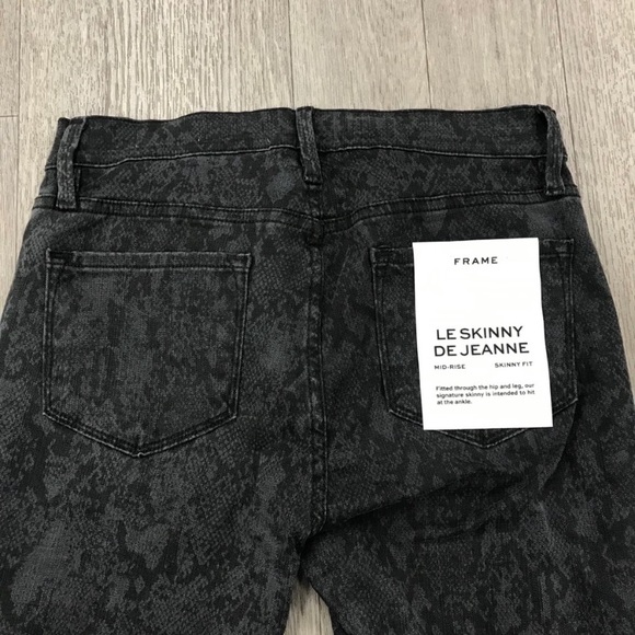 FRAME $220 Le Skinny Tonal Python Print Jeans - Picture 10 of 15